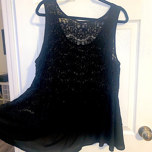 Torrid 2x Black Lace Peplum Style Top - Picture 2 of 5